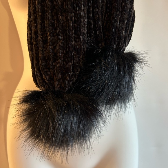 FAUX FUR POM POM BLACK CHENILLE STYLE TEXTURE OBLONG SCARF - Picture 2 of 6